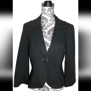 Blazer jacket with one button closure, -solid black color, -soft stretch fab.